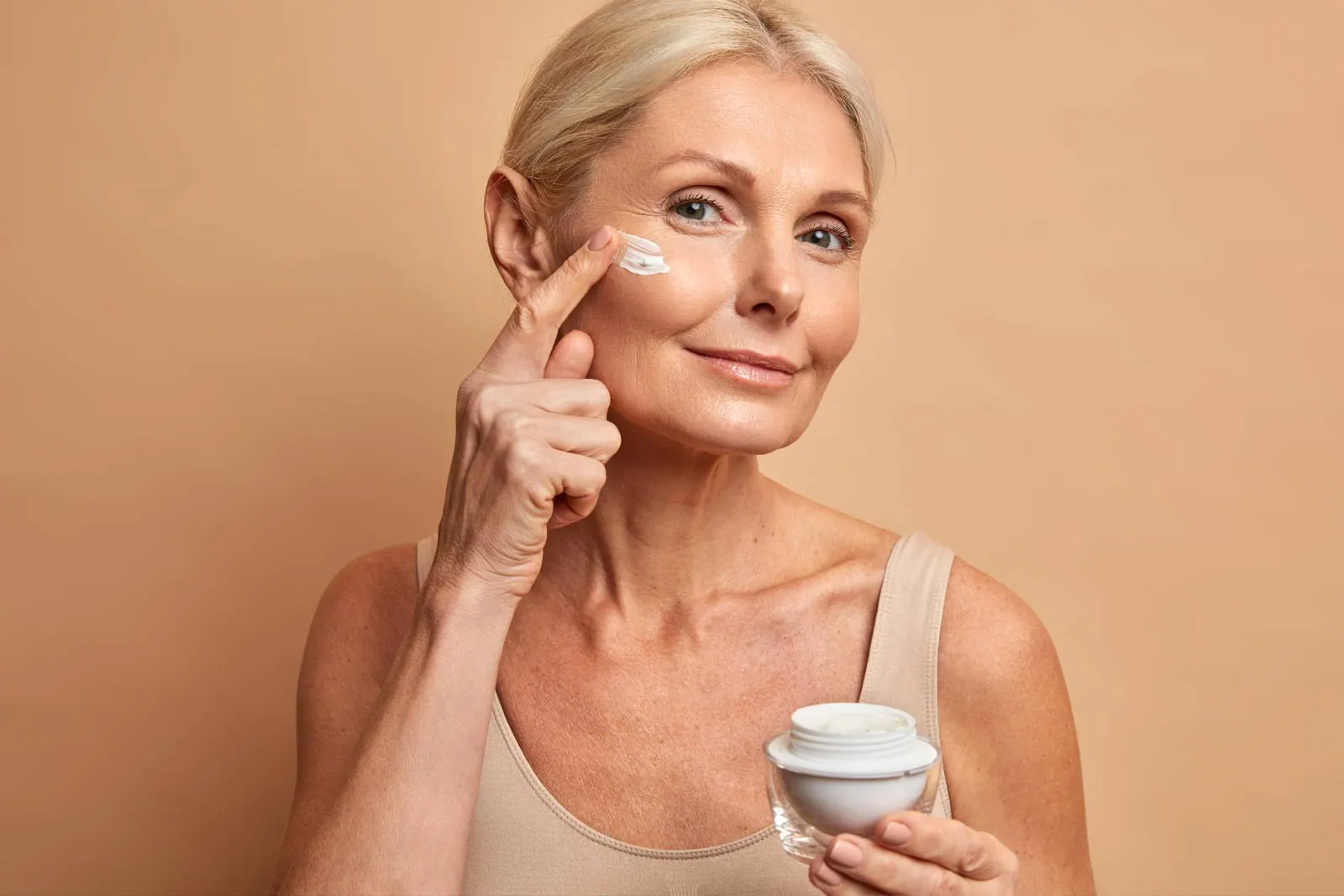 Anti-aging LED light therapy treatment